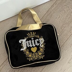 Juicy Couture Black and Gold Women's Bag size small has damage